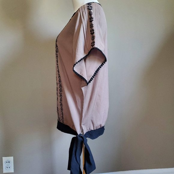 Pleione short sleeve embroidered top Small - Picture 3 of 13